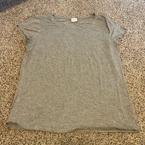Grey t shirt